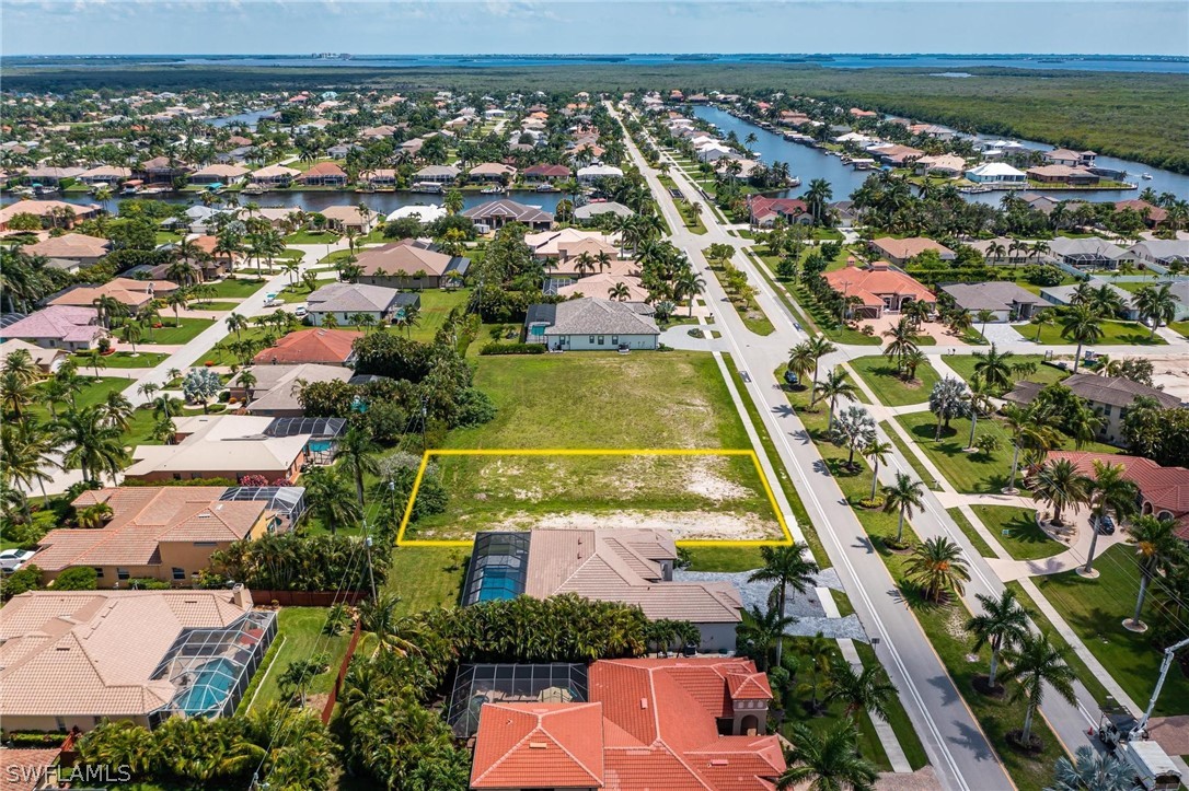 4927 Sands Boulevard S