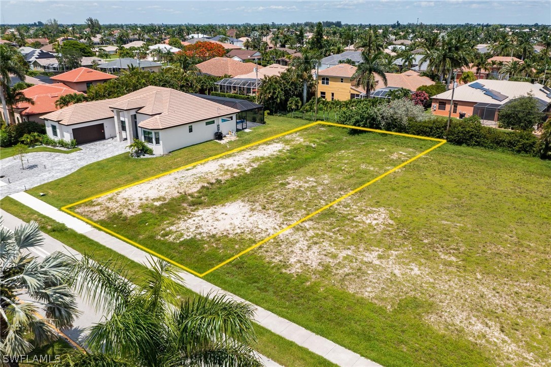 4927 Sands Boulevard S