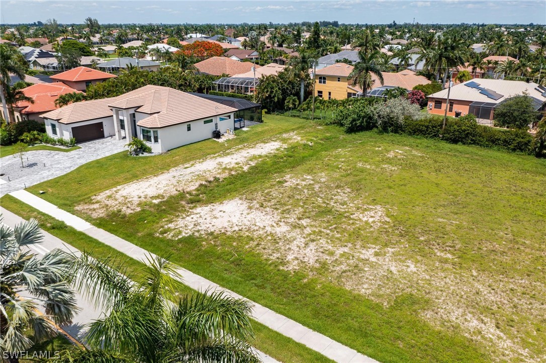 4927 Sands Boulevard S