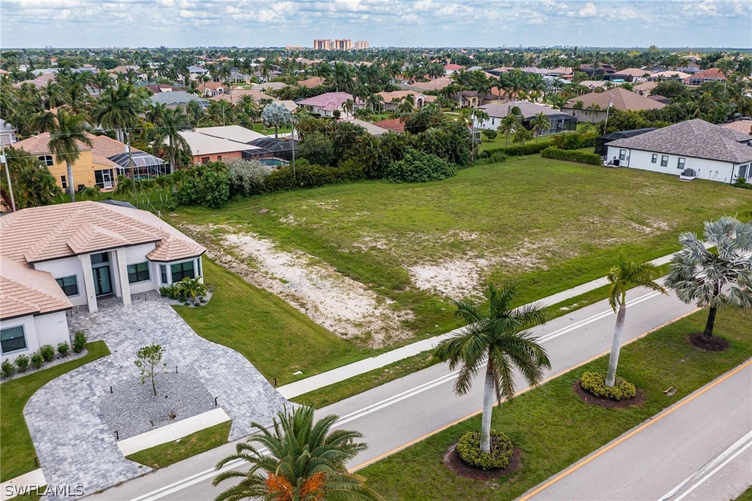 4927 Sands Boulevard S