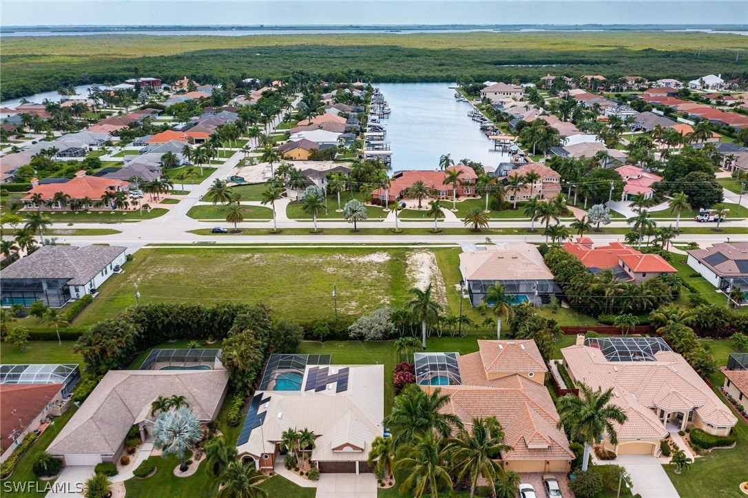 4927 Sands Boulevard S