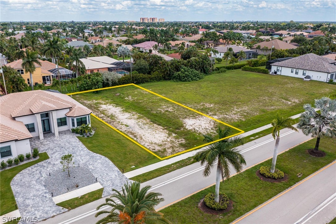 4927 Sands Boulevard S