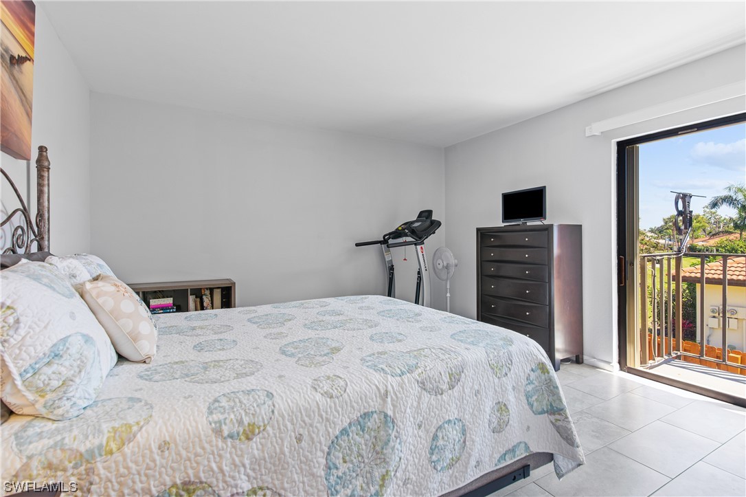 1418 Park Shore Circle Unit: 4