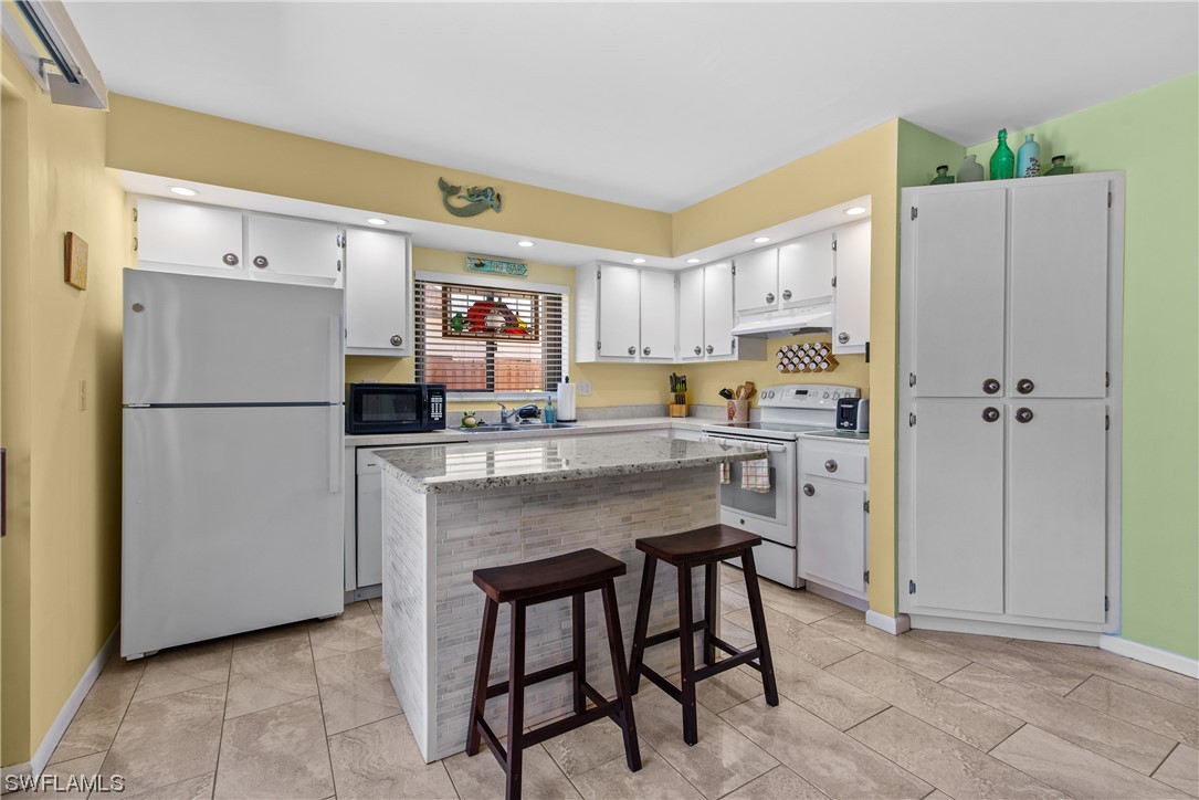 1418 Park Shore Circle Unit: 4