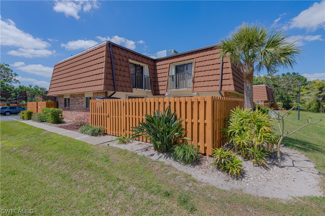 1418 Park Shore Circle Unit: 4