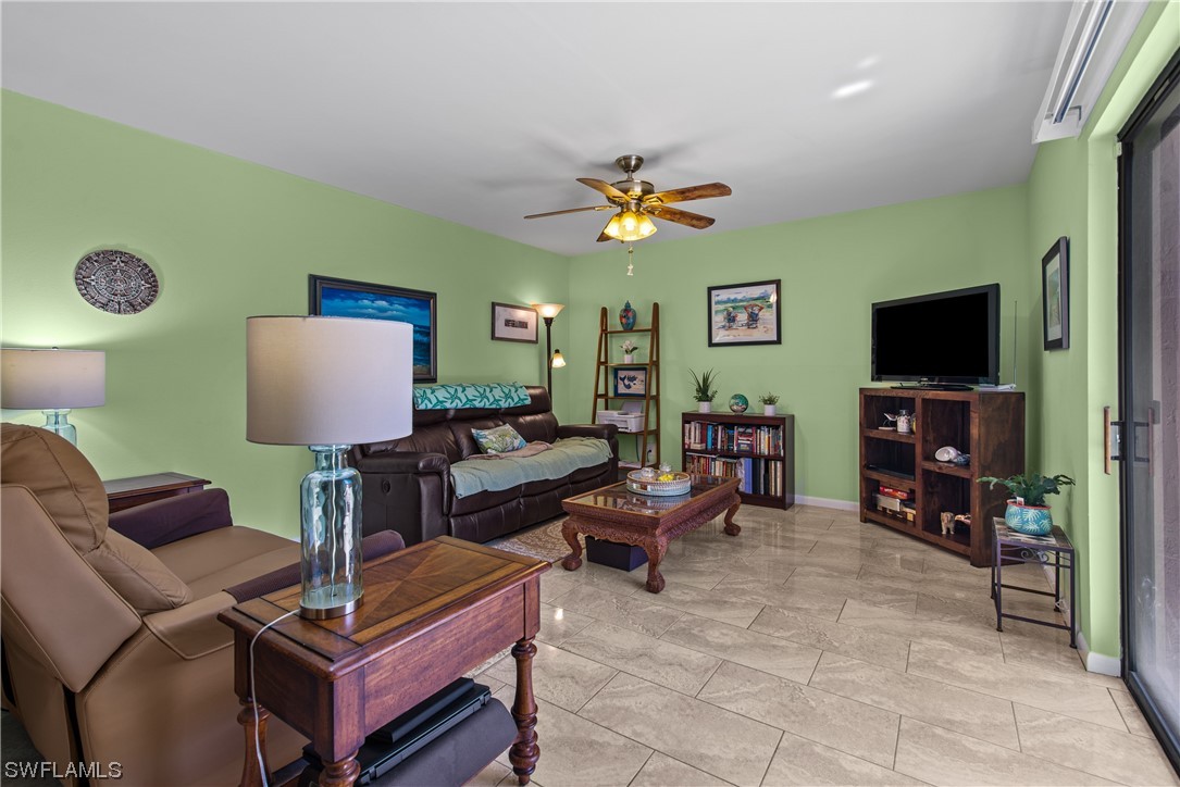 1418 Park Shore Circle Unit: 4