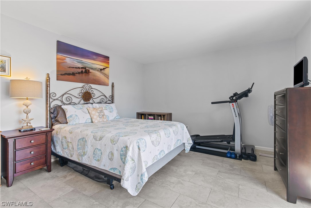 1418 Park Shore Circle Unit: 4