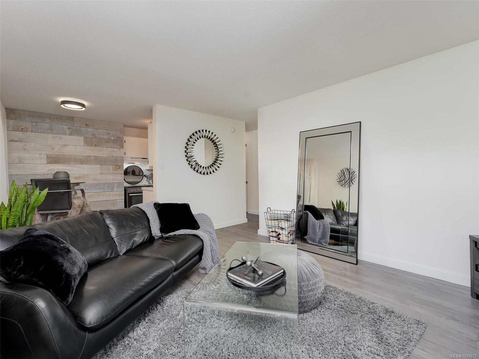 2095 Oak Bay Ave Unit: 101