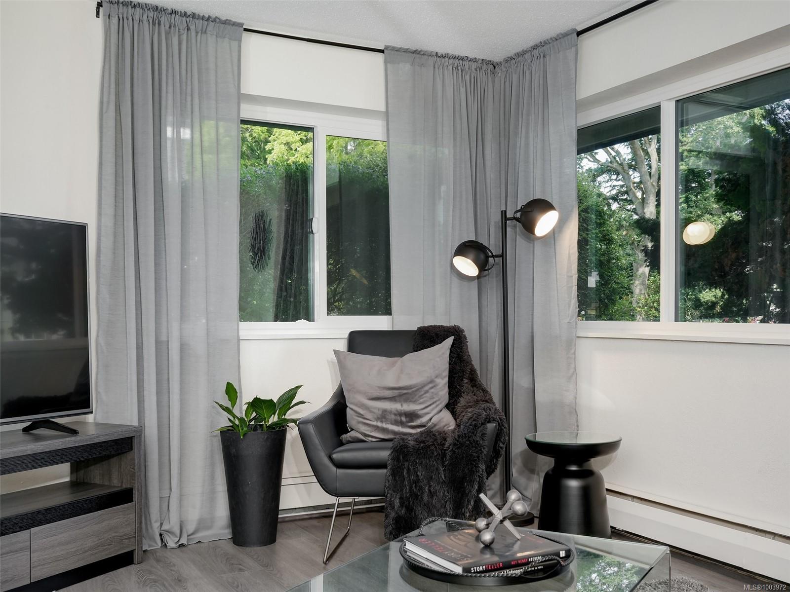 2095 Oak Bay Ave Unit: 101