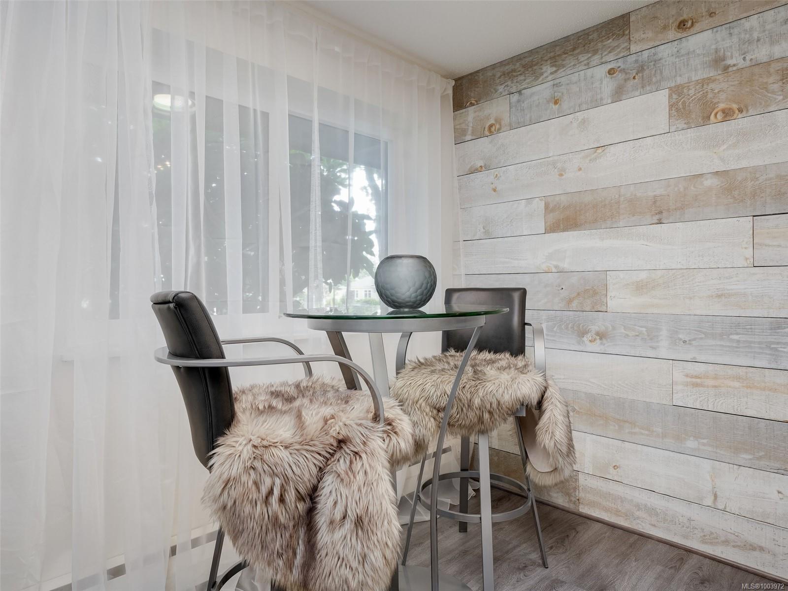 2095 Oak Bay Ave Unit: 101