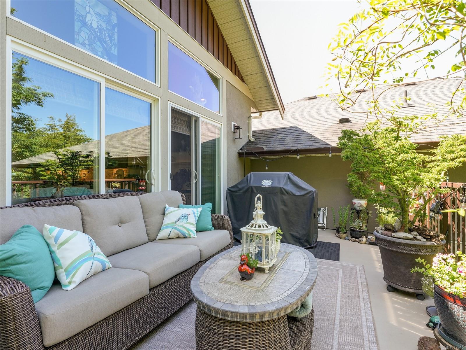 551 Bezanton Way # 18