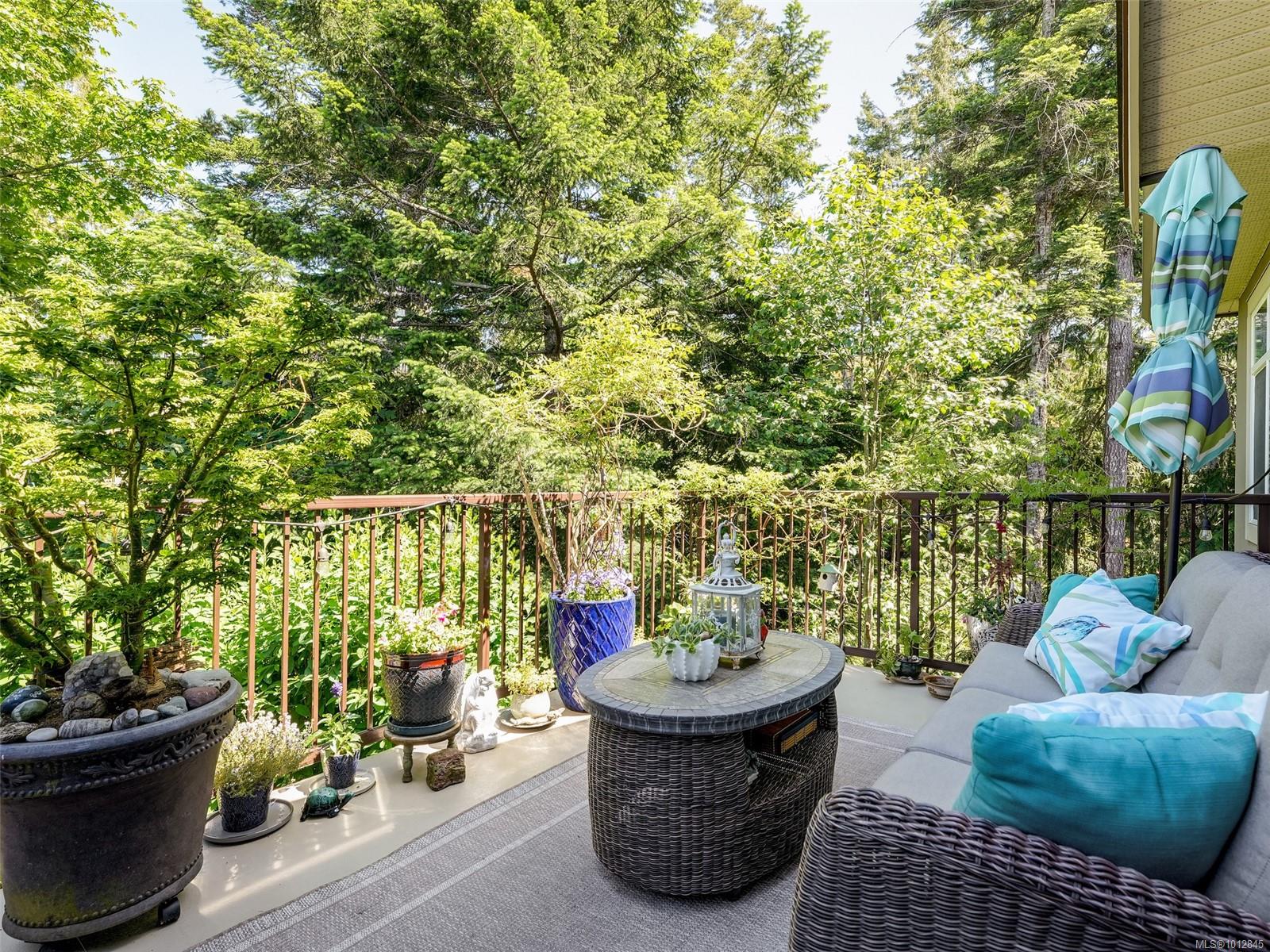 551 Bezanton Way # 18