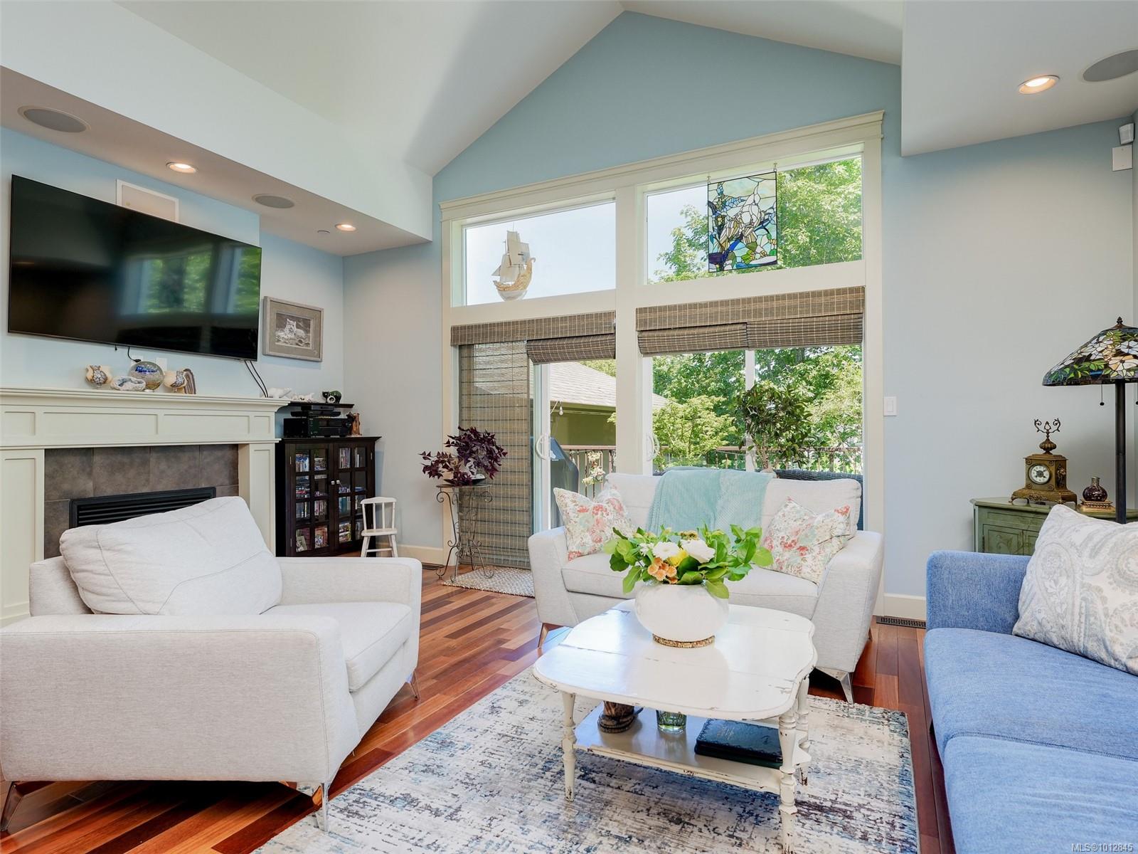 551 Bezanton Way # 18