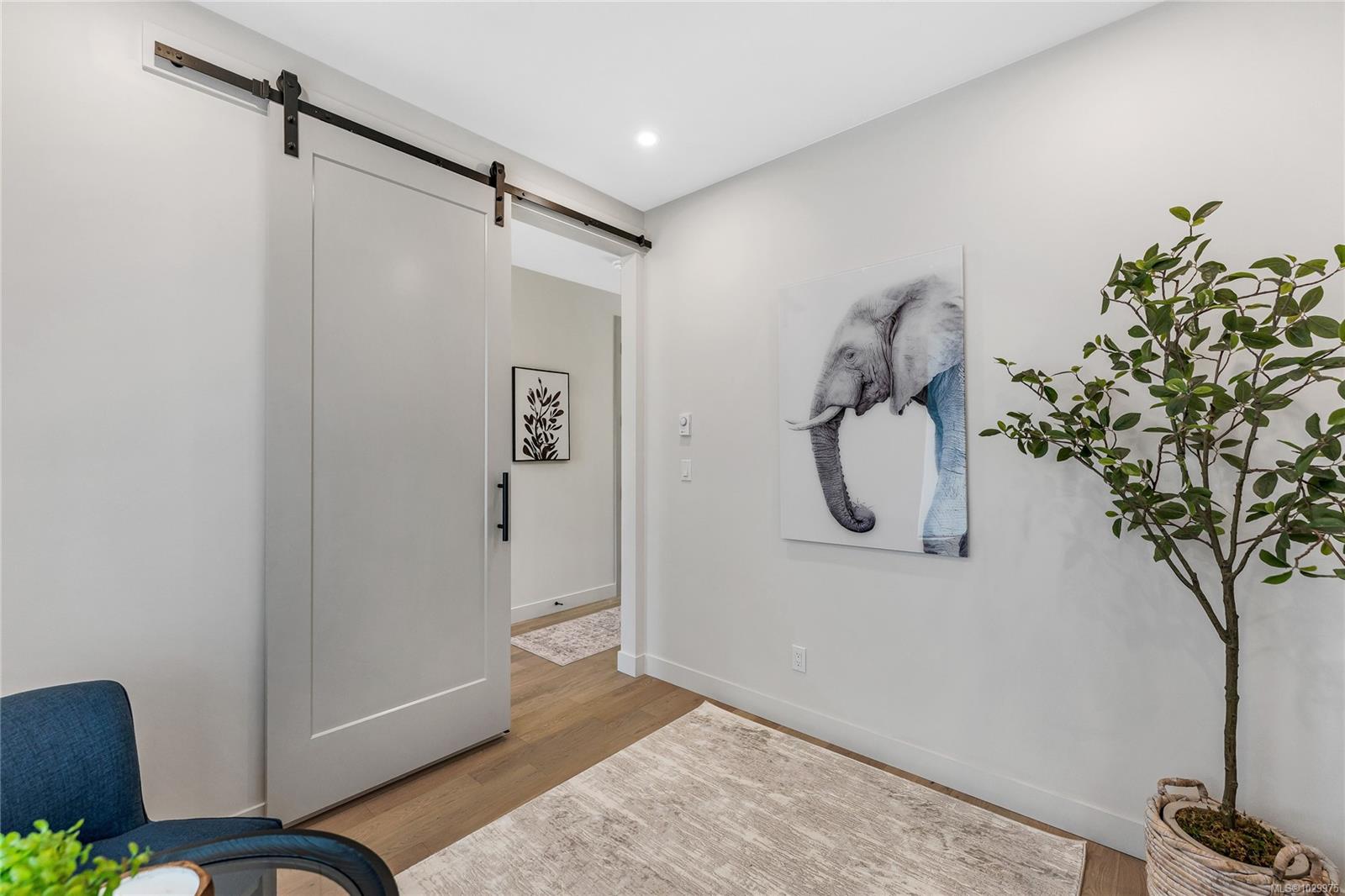 3333 Henderson Rd # 3