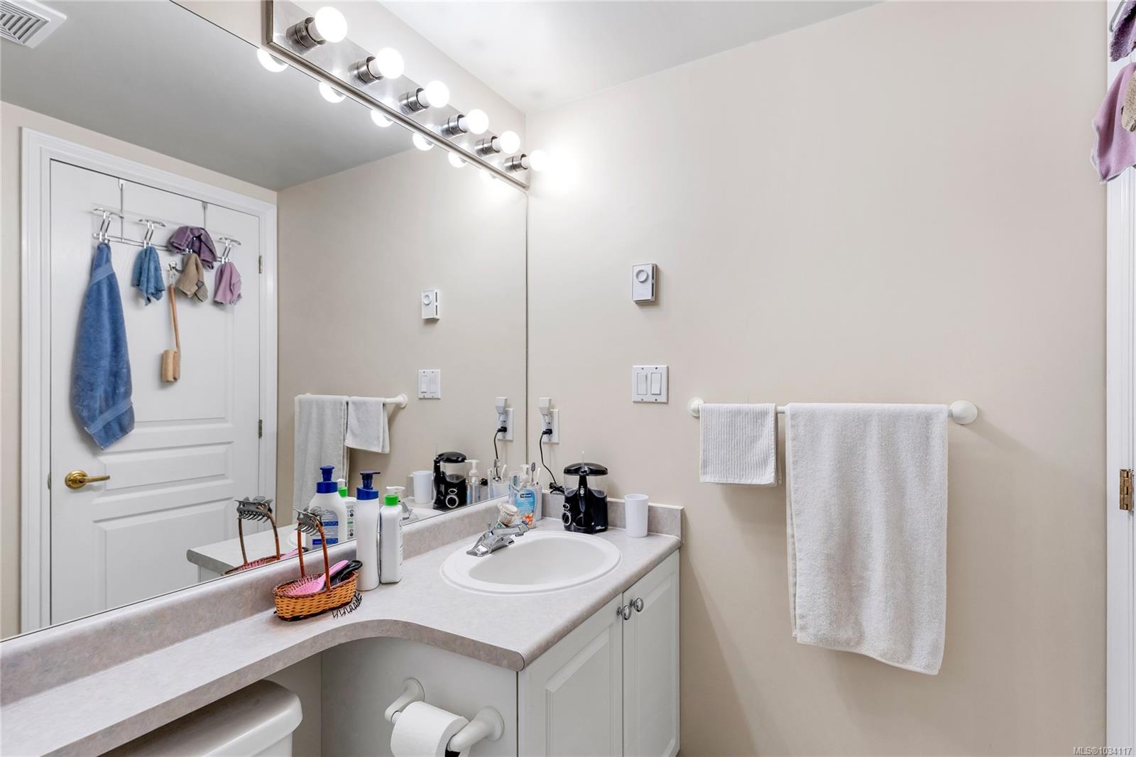 1580 Christmas Ave # 104