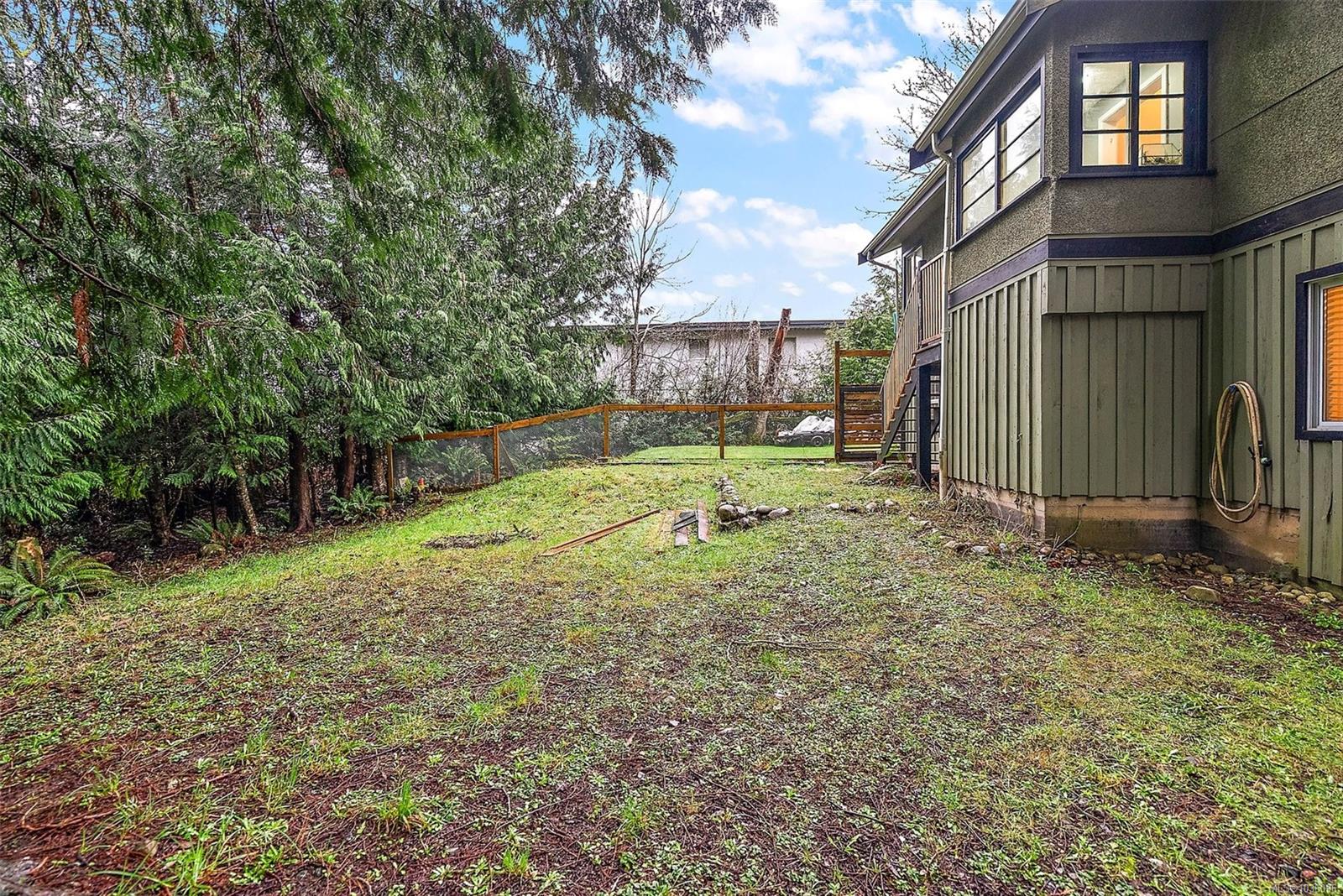 6909 Grant Rd W