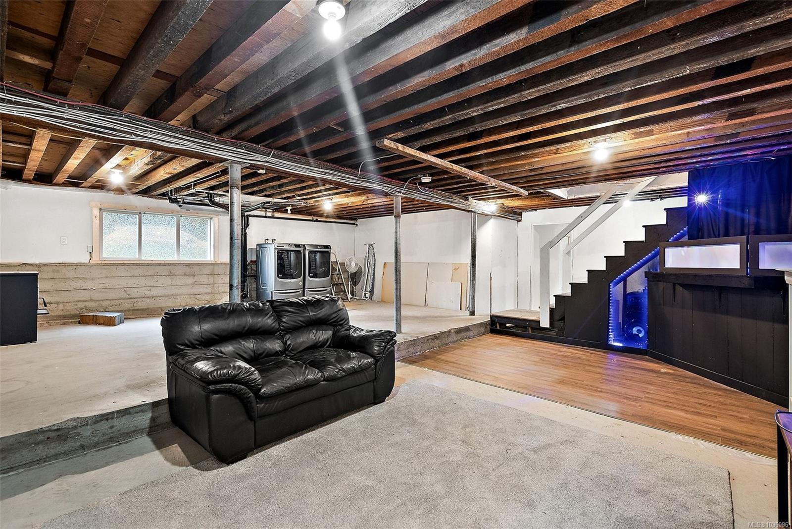 6909 Grant Rd W