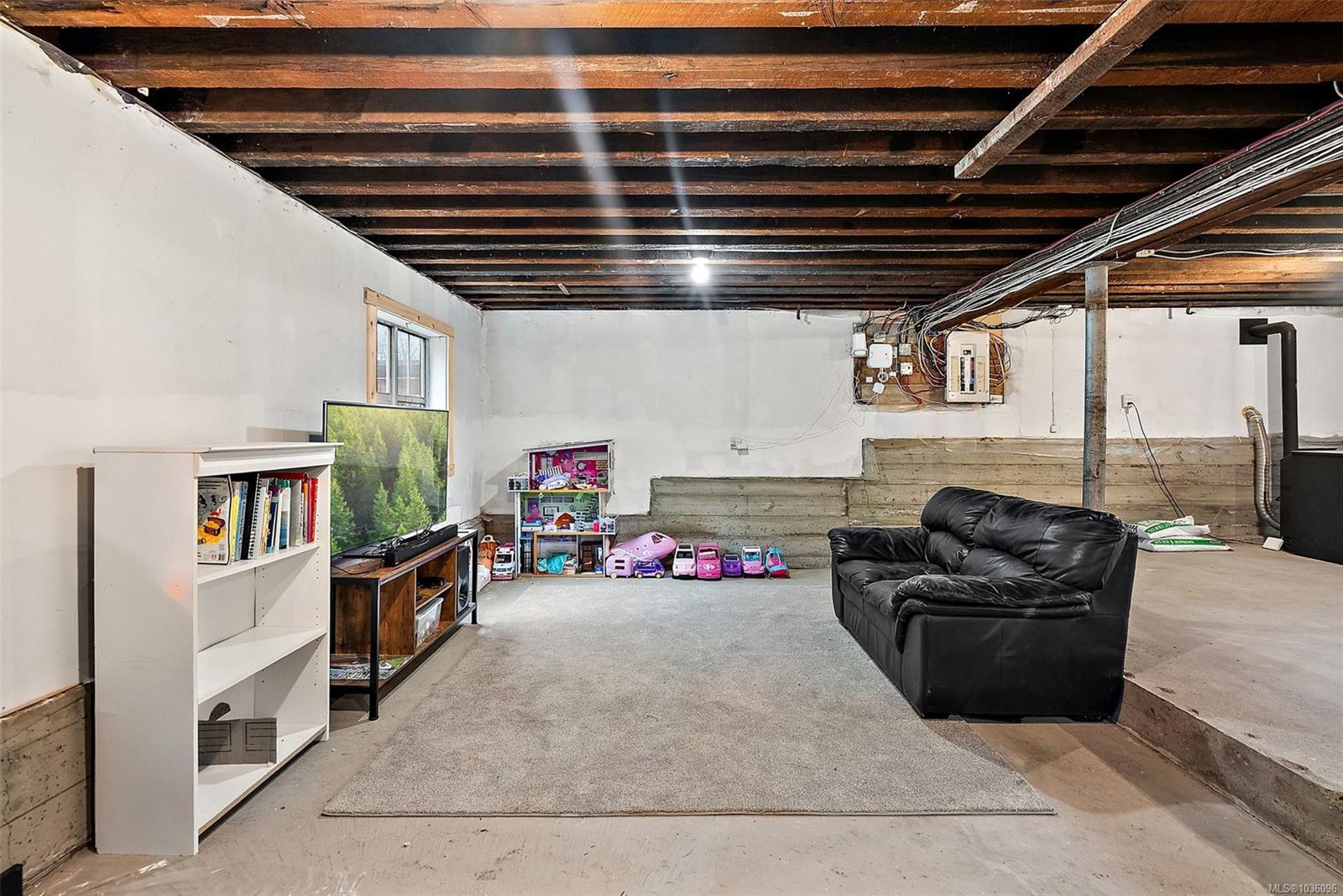 6909 Grant Rd W