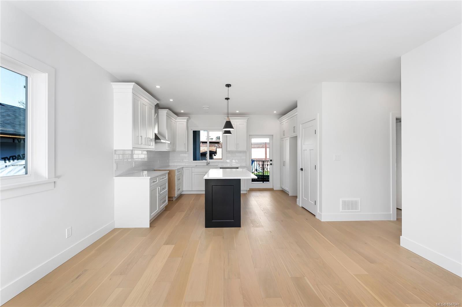 2023 Oakhill Pl