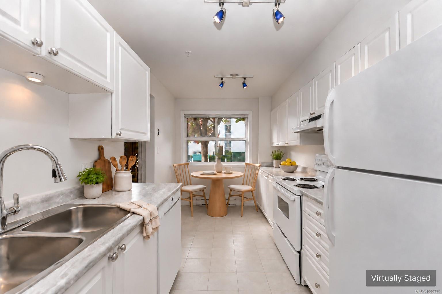 1580 Christmas Ave #104