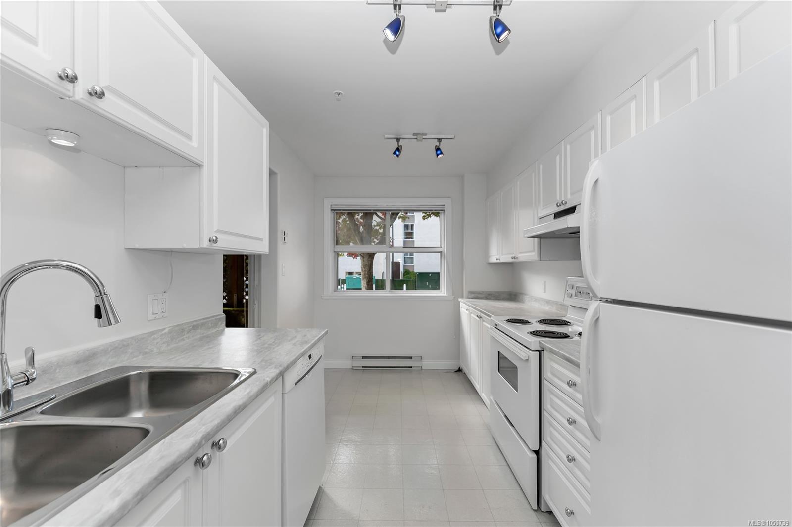 1580 Christmas Ave #104
