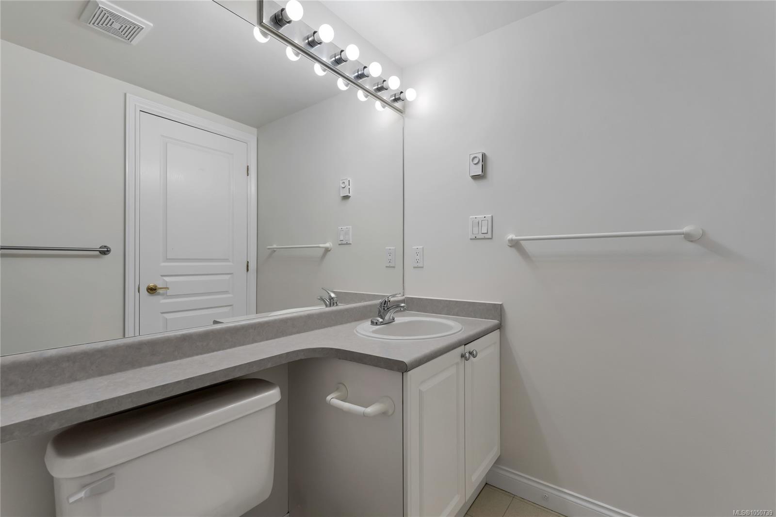 1580 Christmas Ave #104