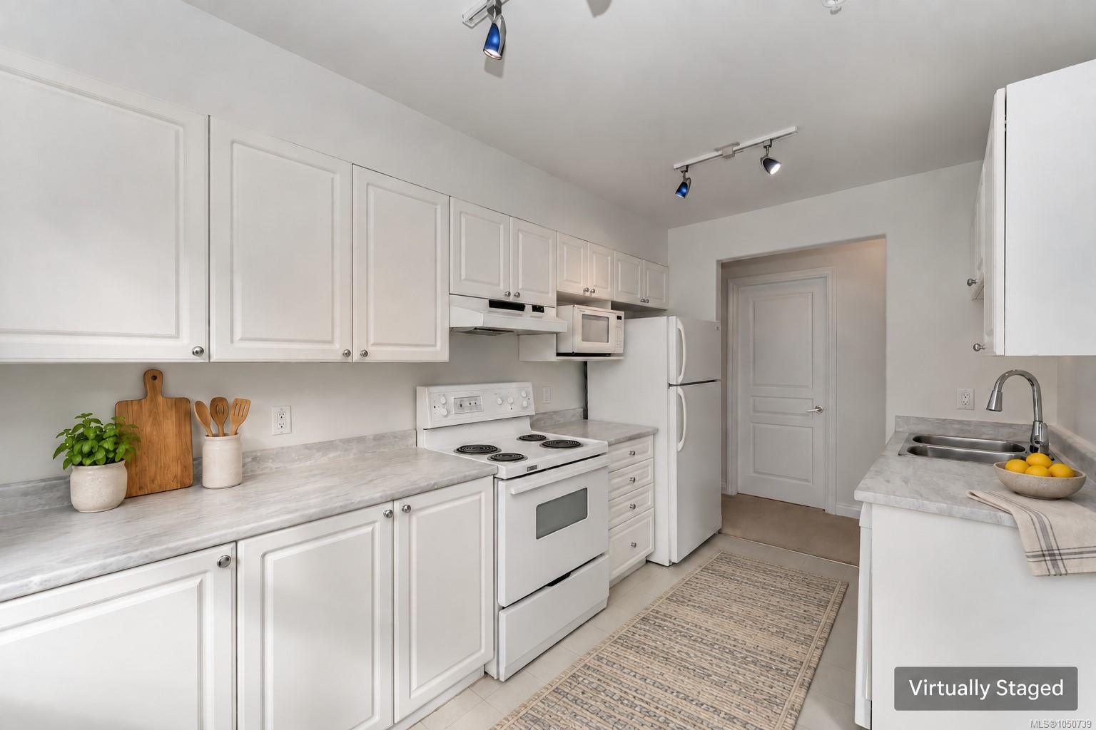 1580 Christmas Ave #104