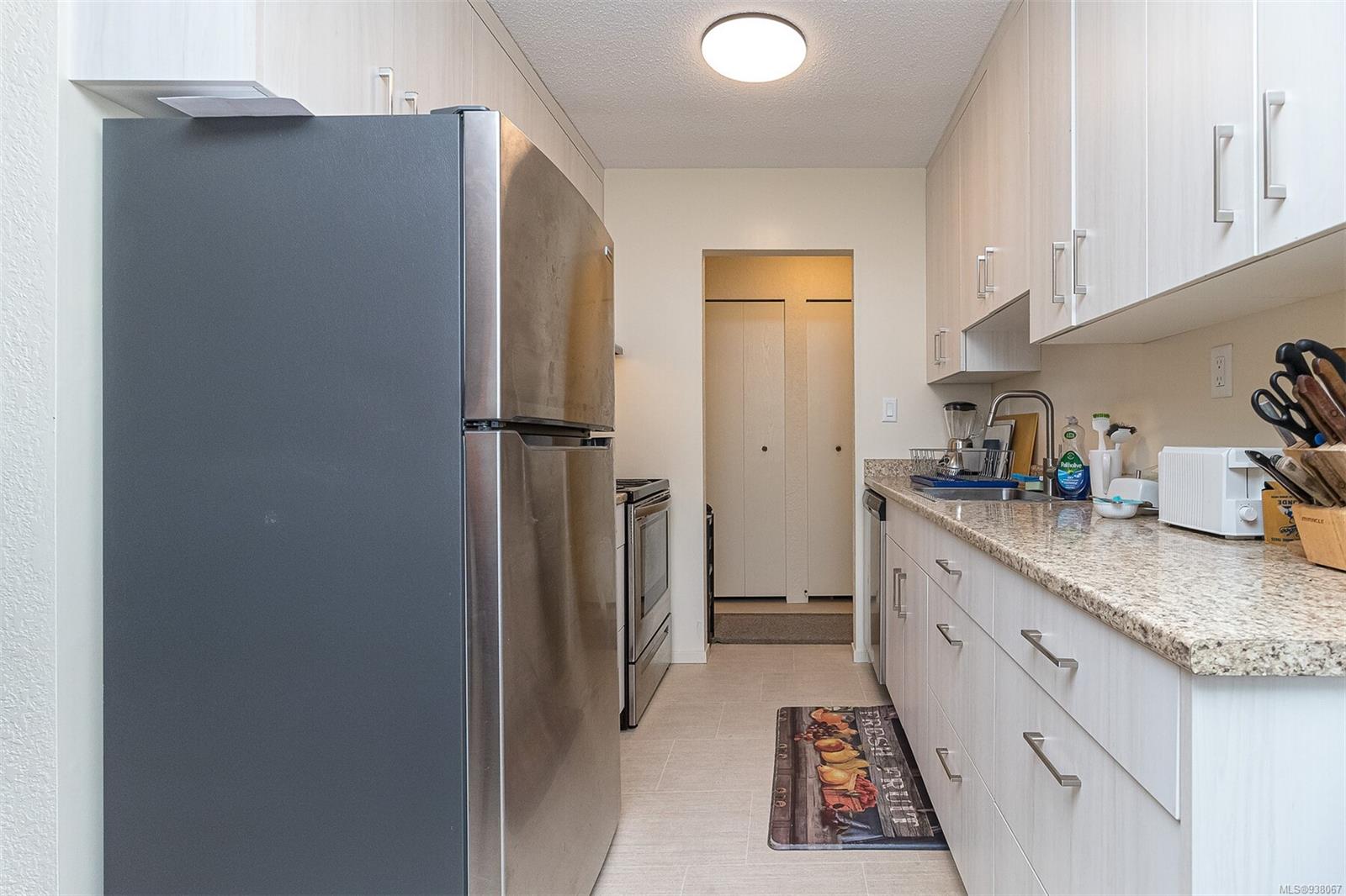 429 Linden Ave # 206