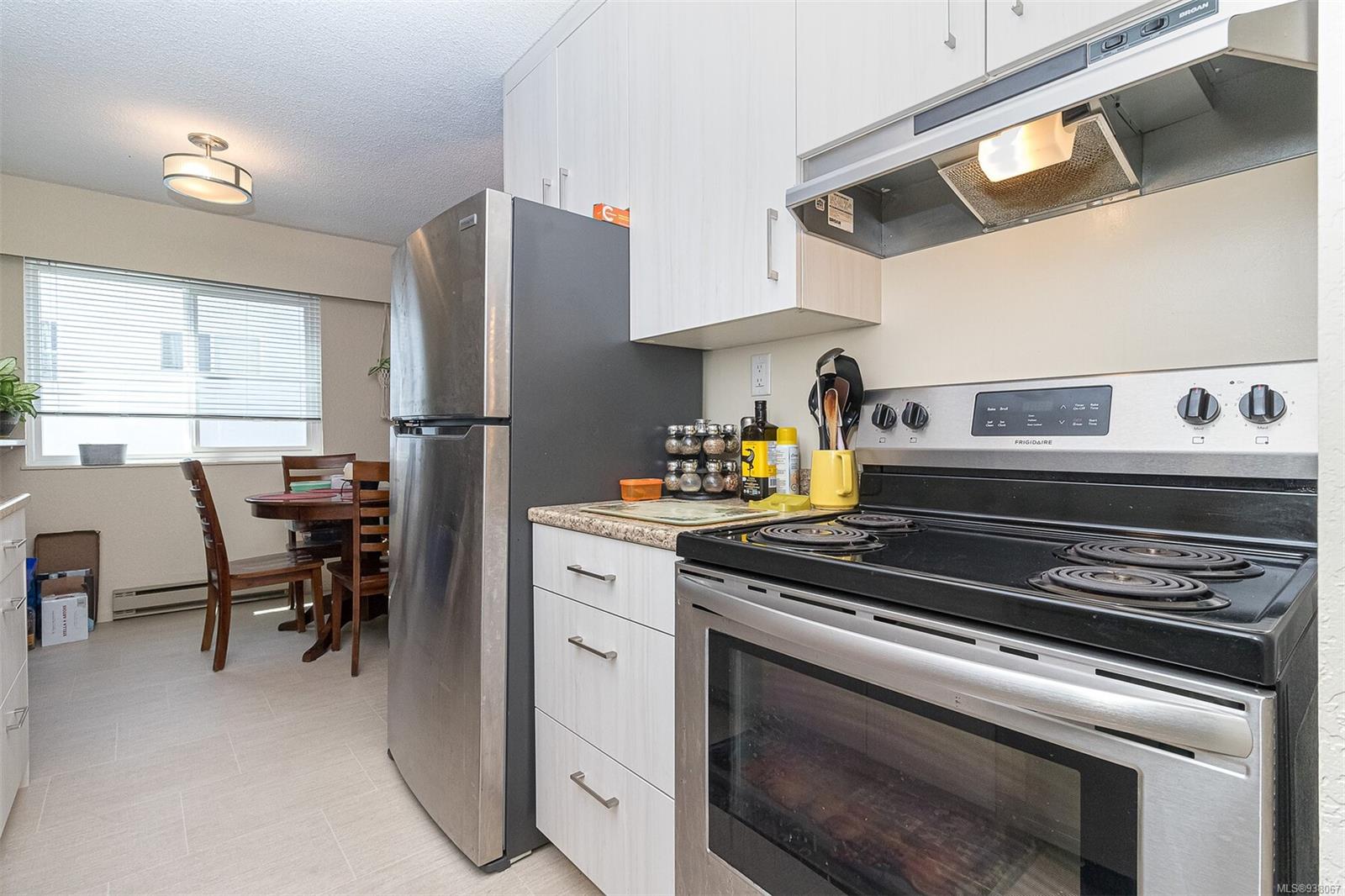 429 Linden Ave # 206