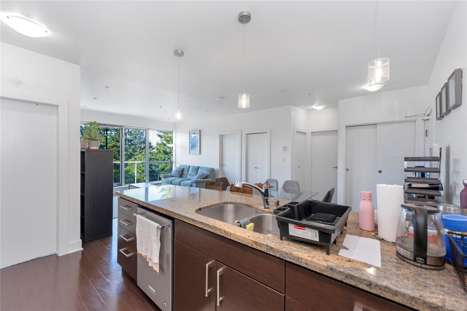 2745 Veterans Memorial Pkwy # 504