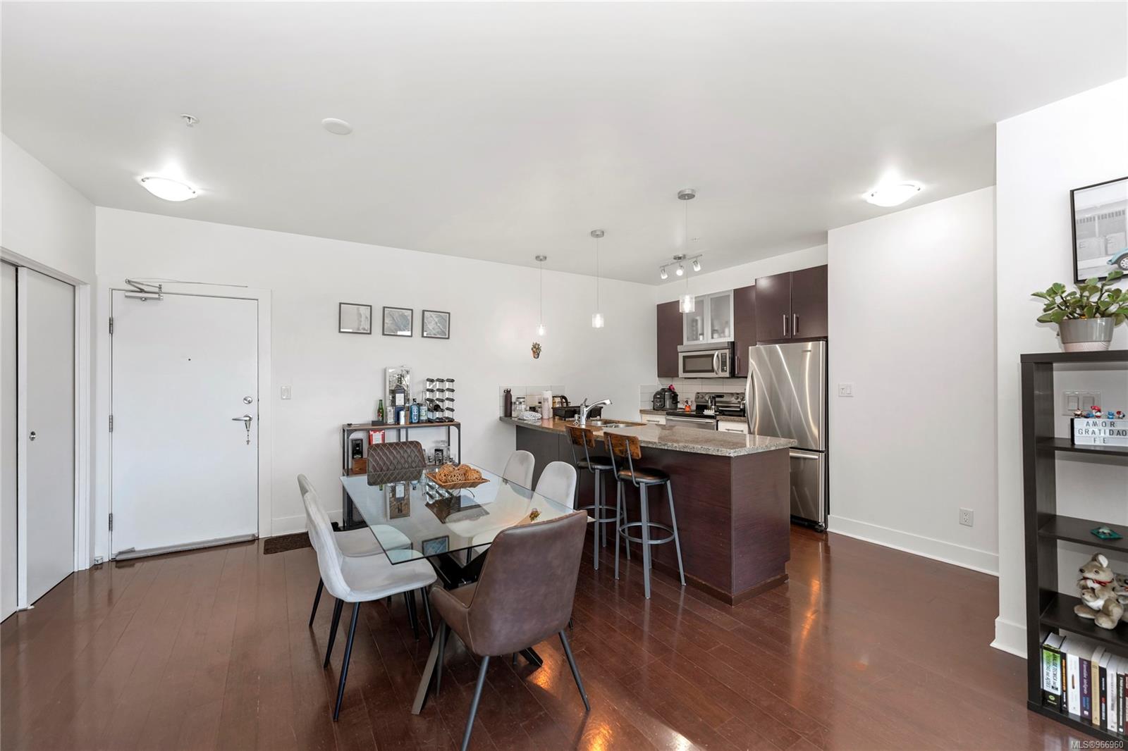 2745 Veterans Memorial Pkwy # 504