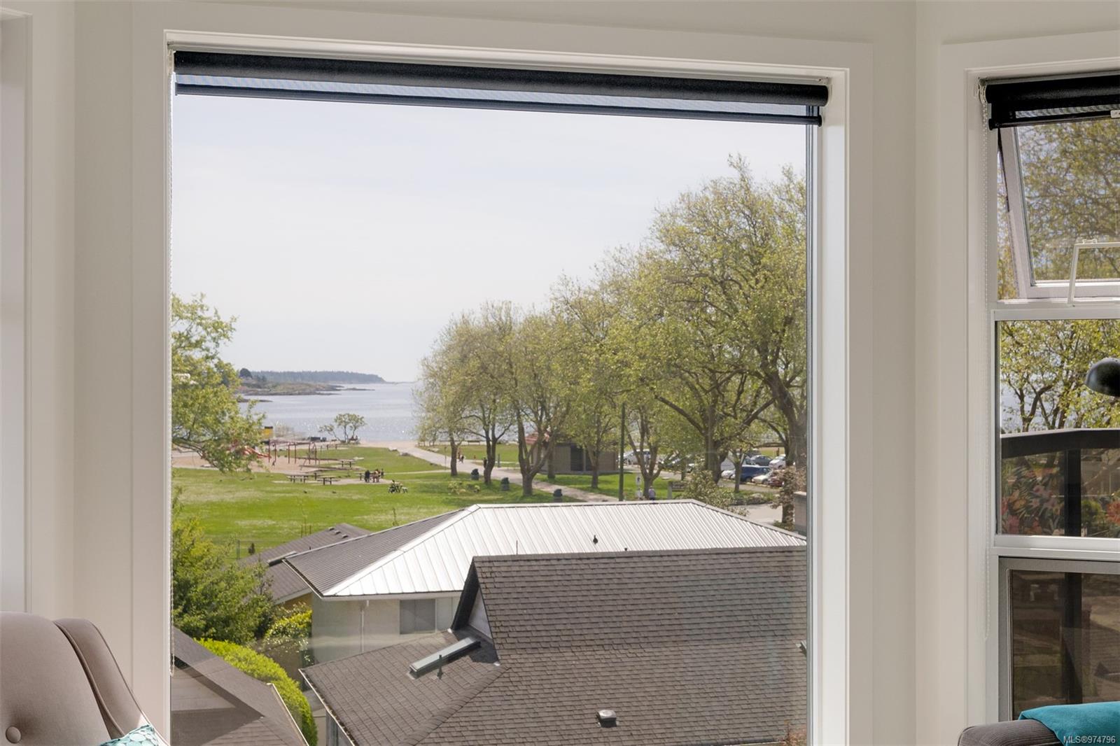 2589 Penrhyn St # 303