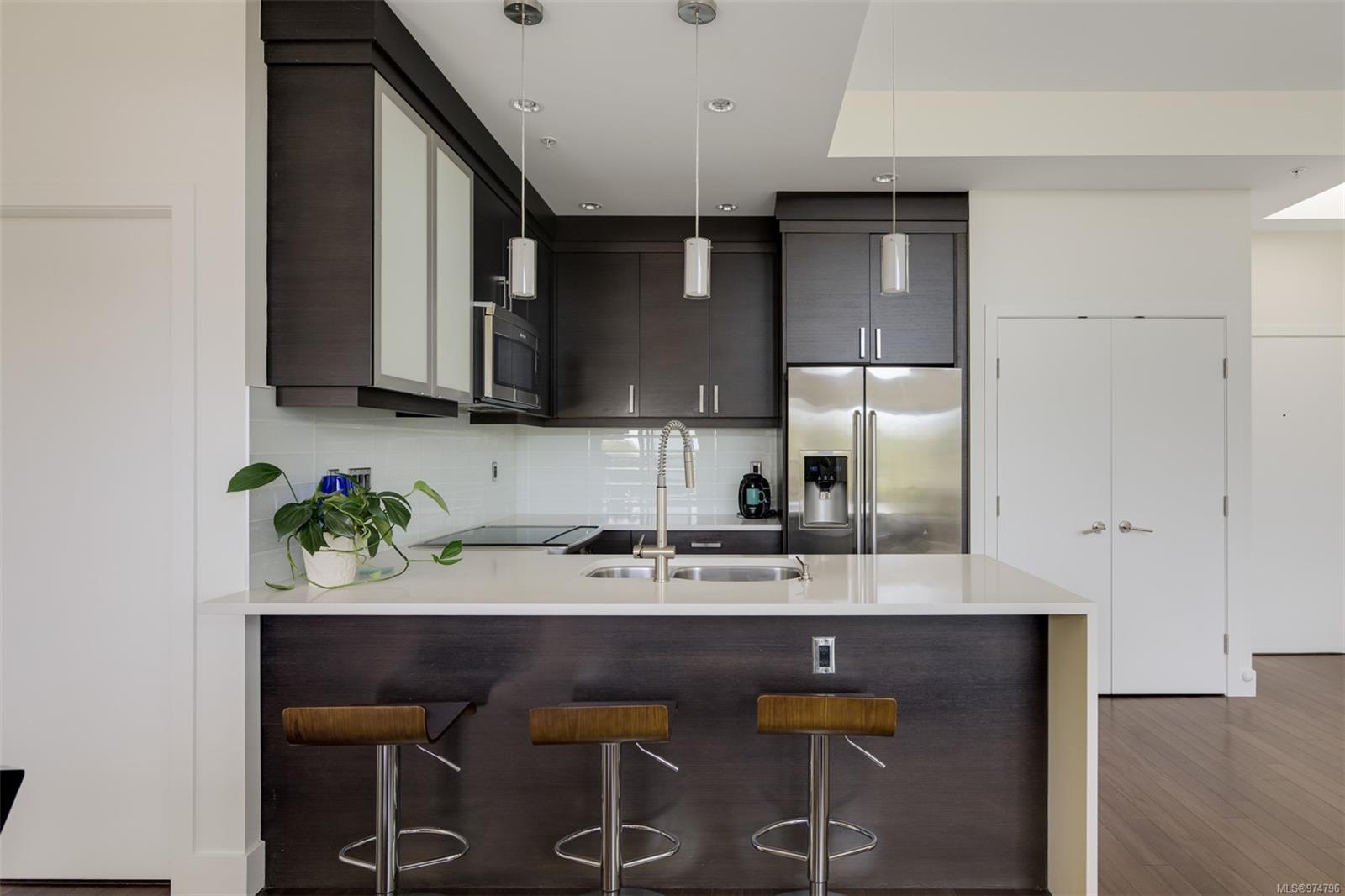 2589 Penrhyn St # 303