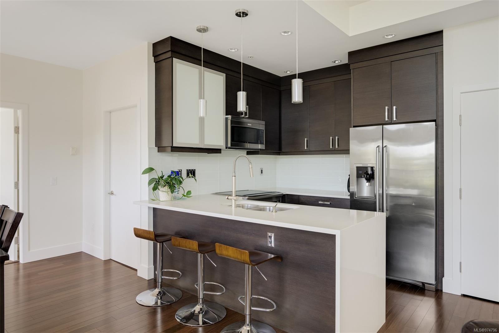 2589 Penrhyn St # 303