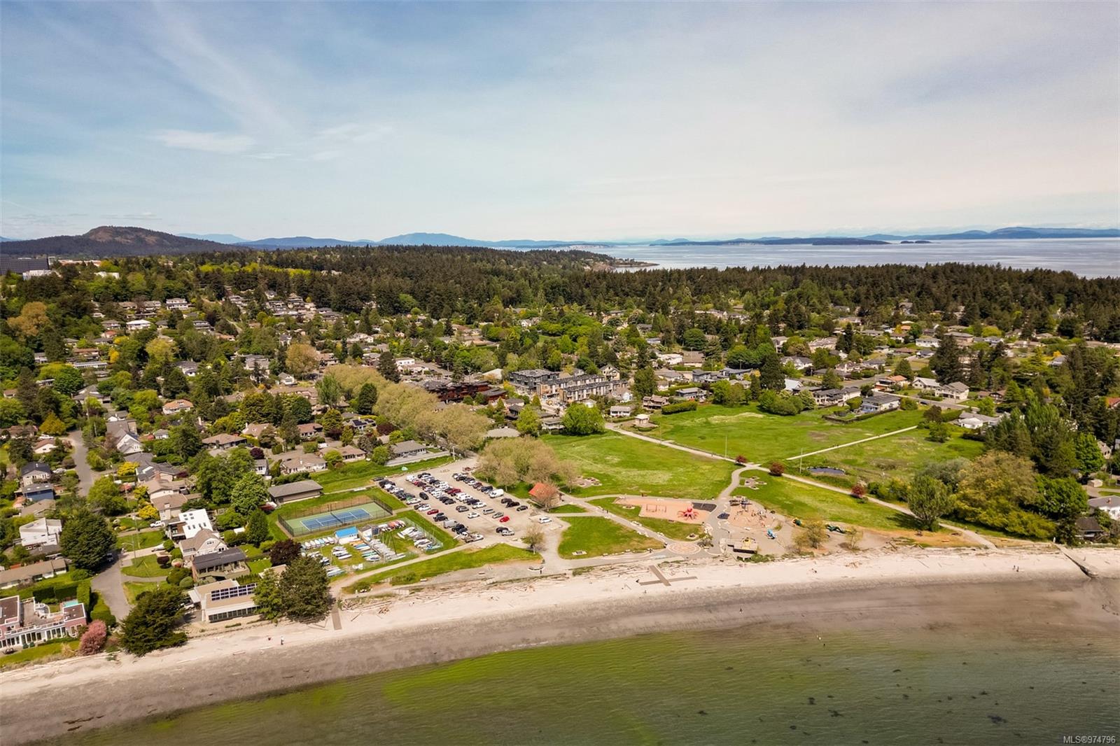 2589 Penrhyn St # 303