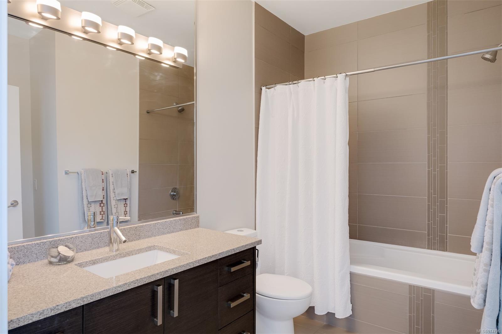 2589 Penrhyn St # 303