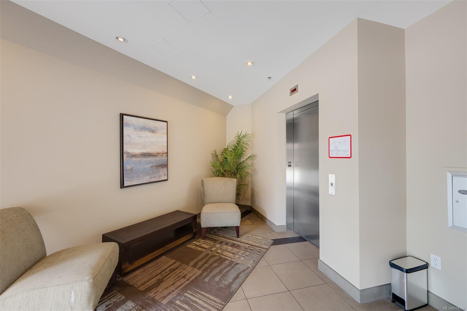 2589 Penrhyn St # 303