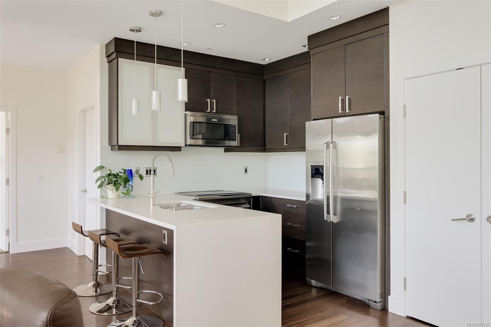 2589 Penrhyn St # 303