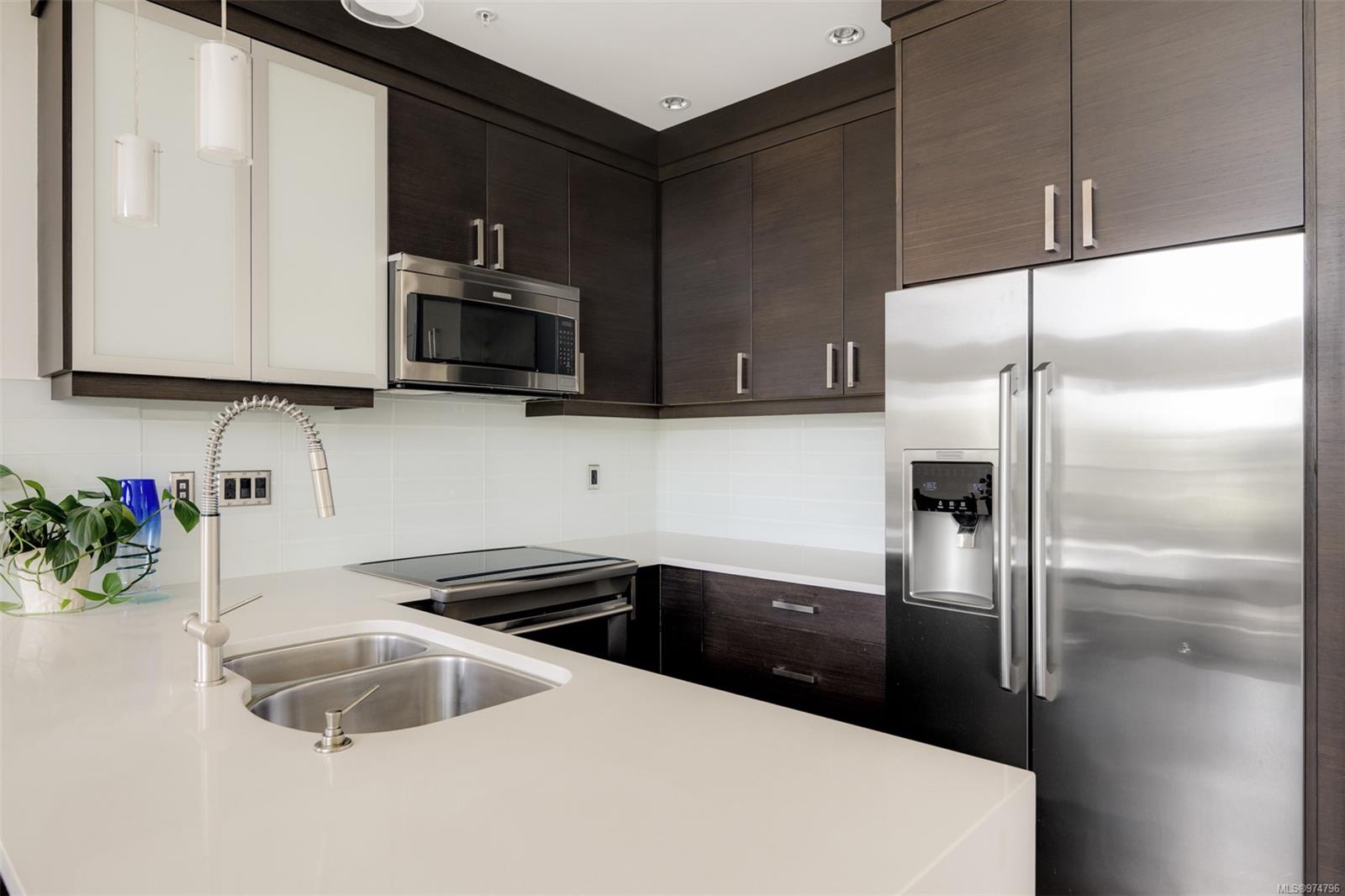 2589 Penrhyn St # 303