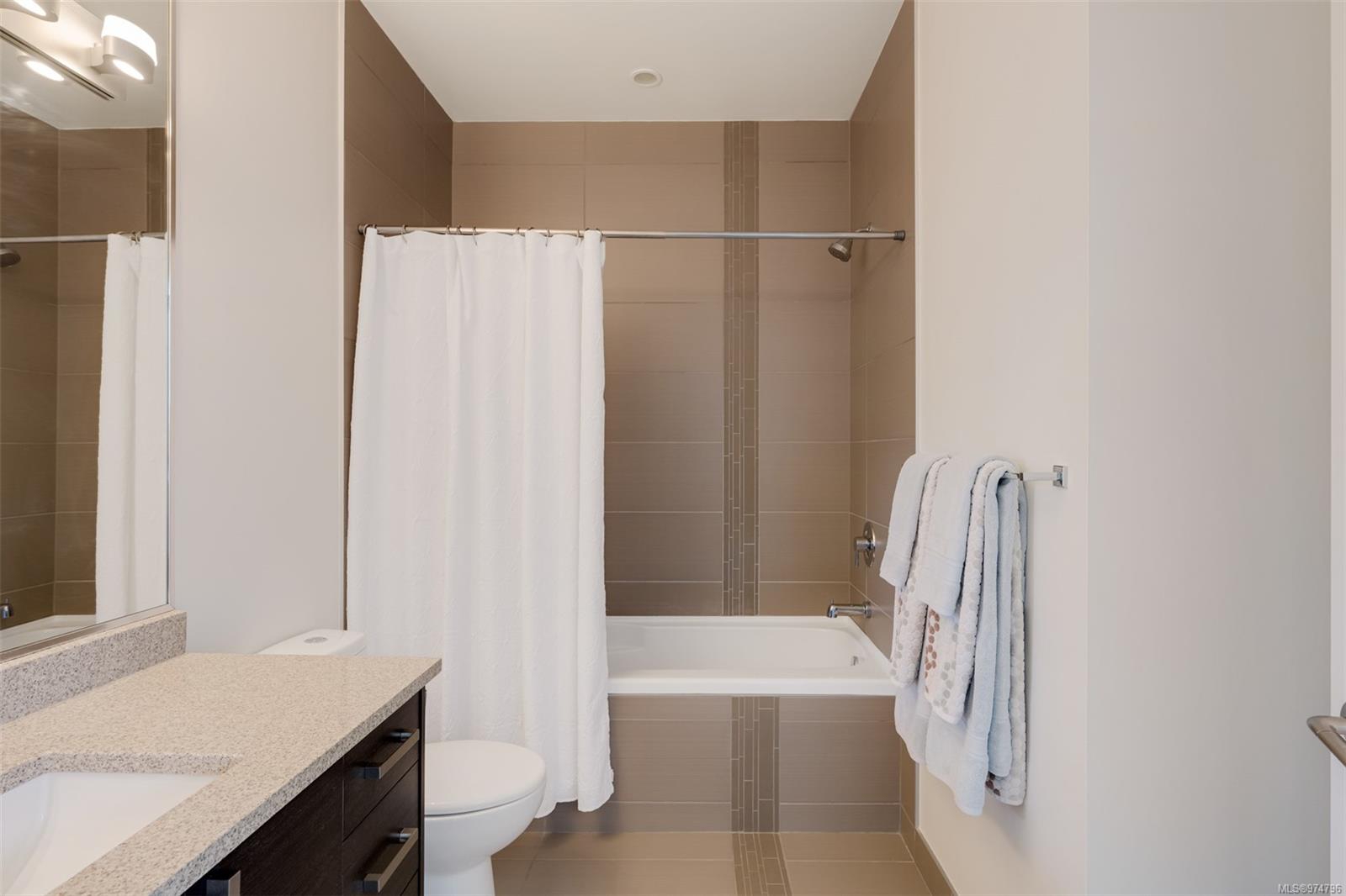 2589 Penrhyn St # 303