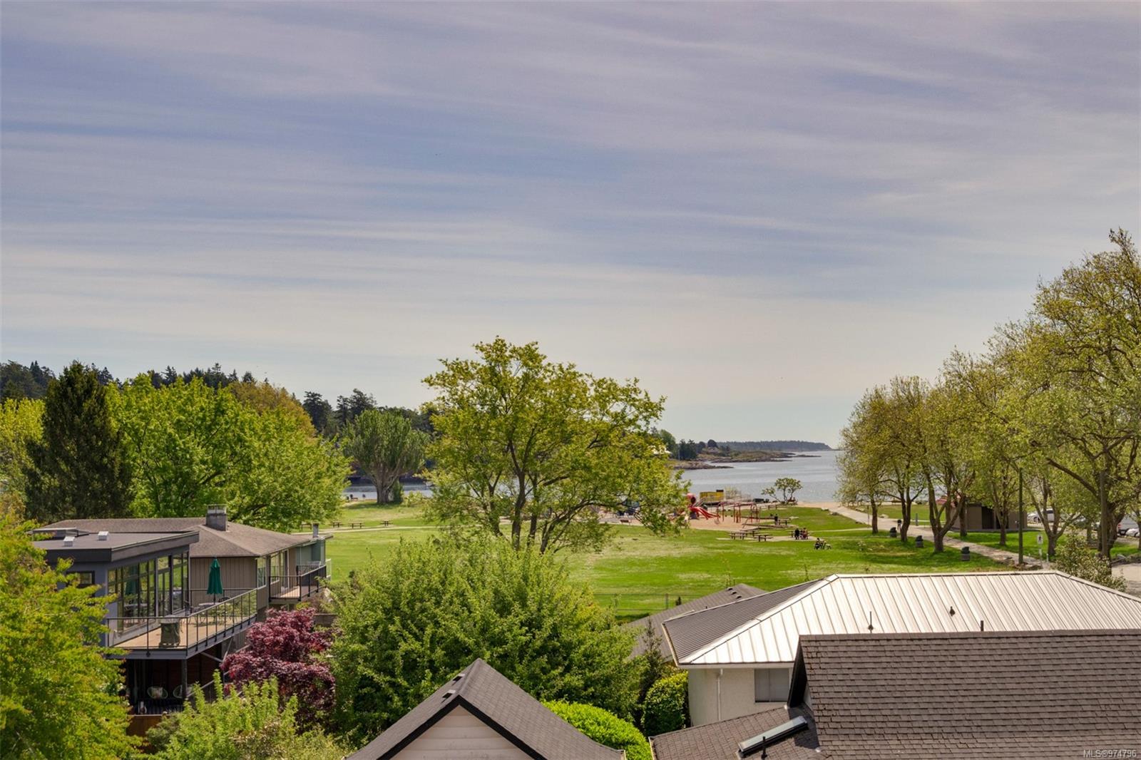 2589 Penrhyn St # 303