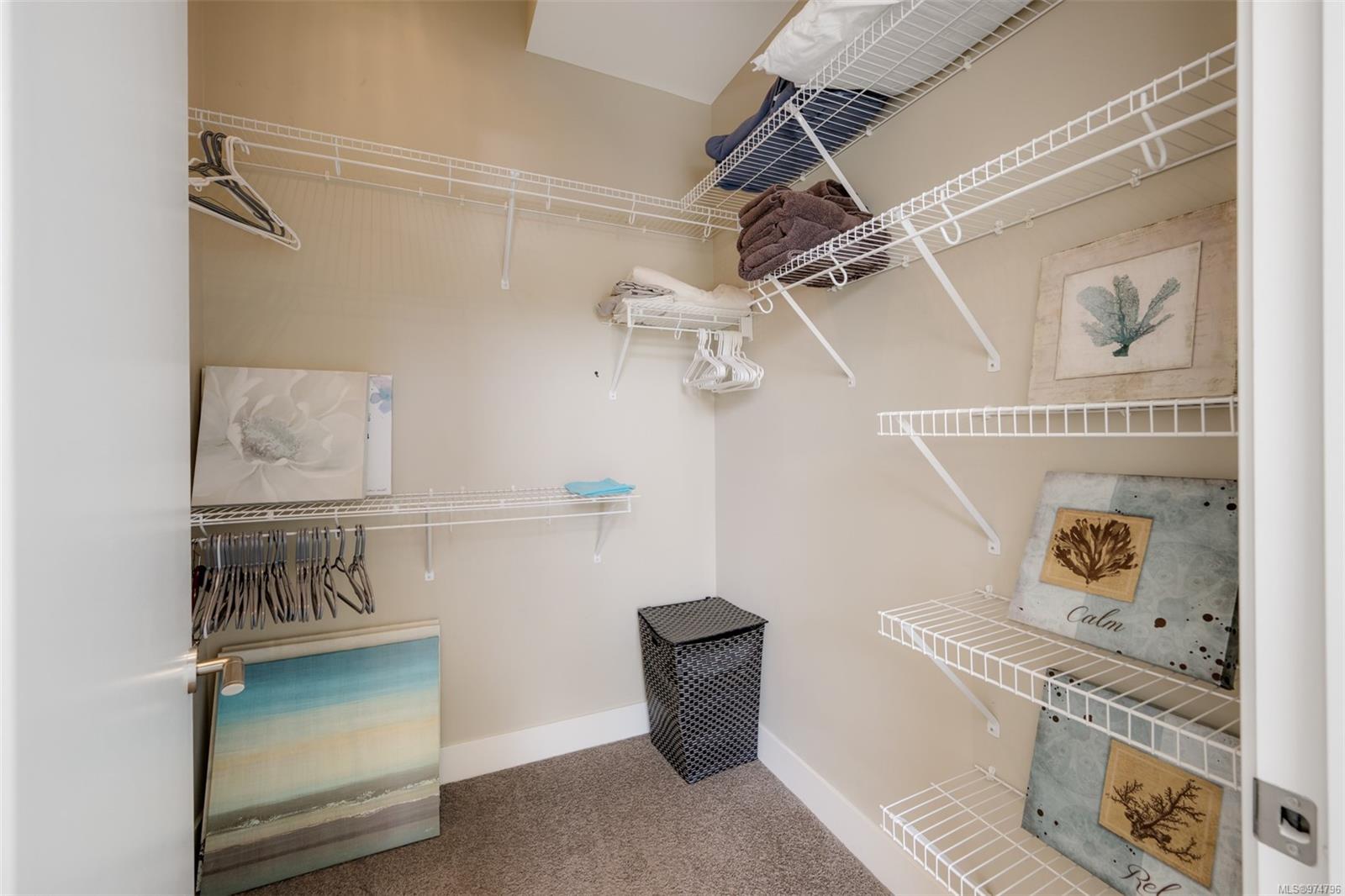 2589 Penrhyn St # 303