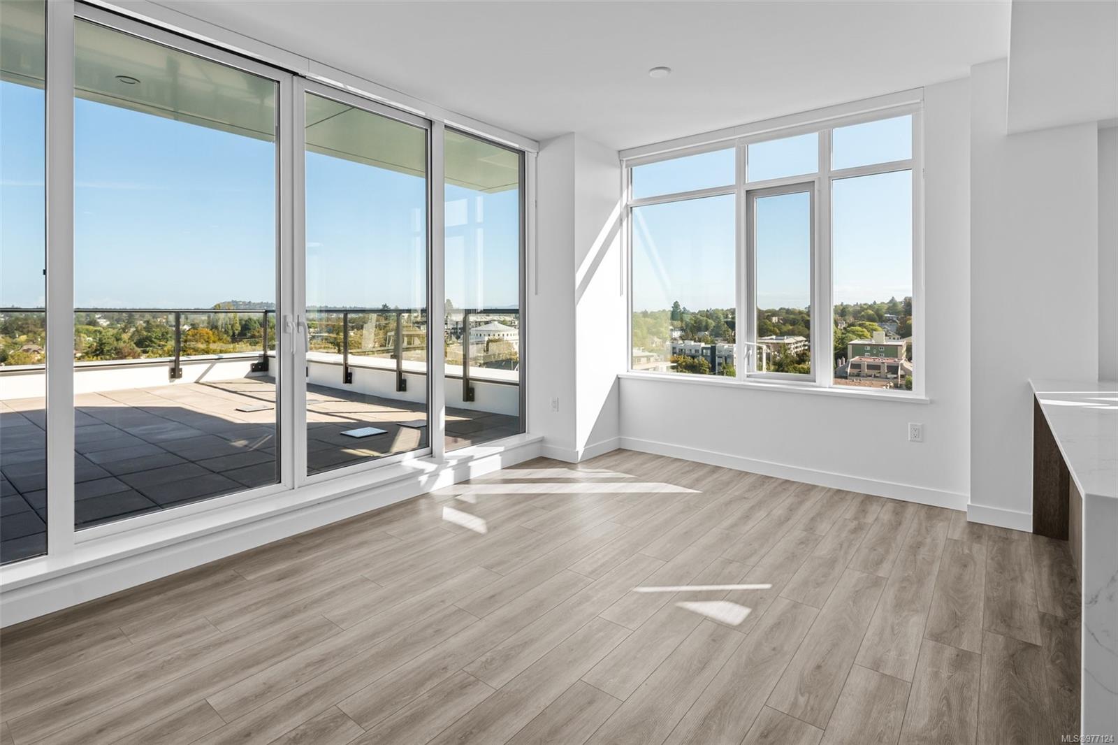 1100 Yates St Unit: PH2