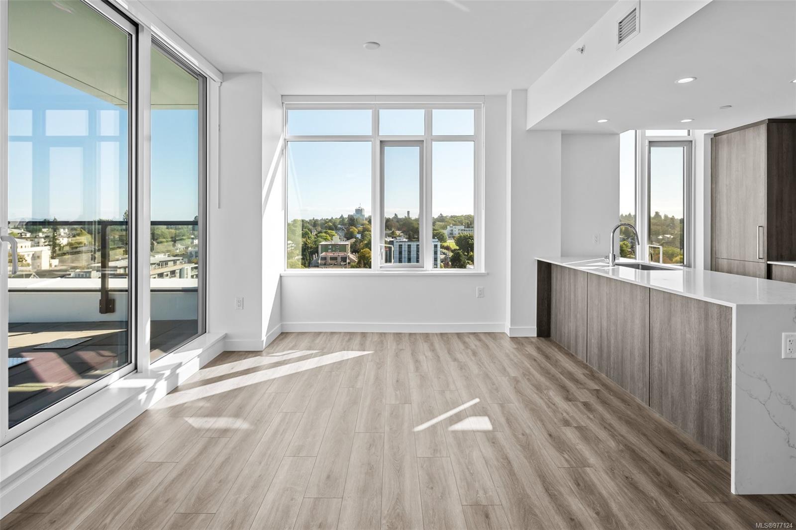 1100 Yates St Unit: PH2