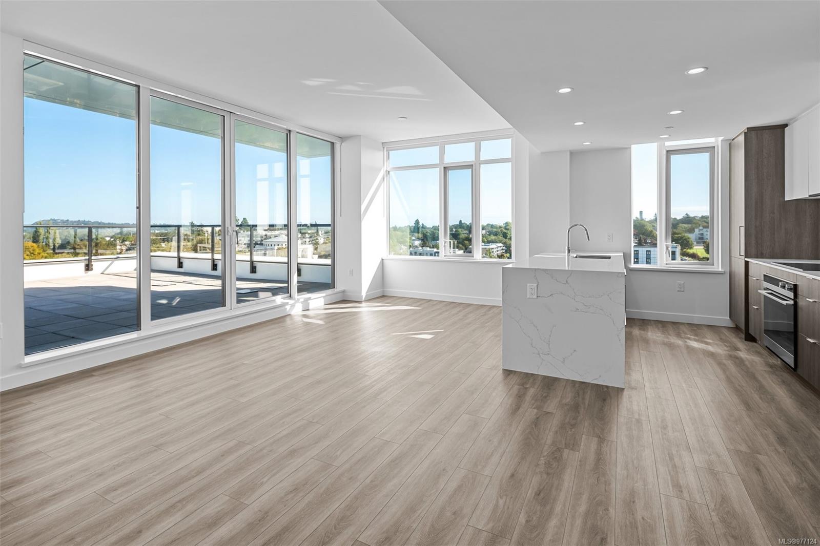 1100 Yates St Unit: PH2