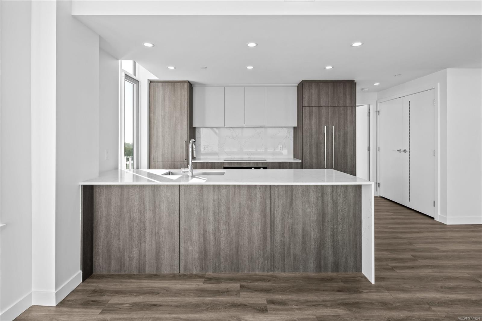 1100 Yates St Unit: PH2