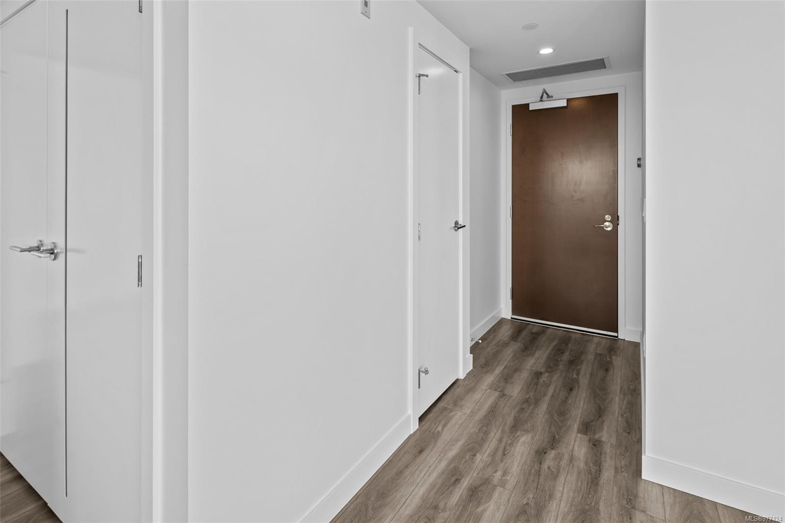 1100 Yates St Unit: PH2