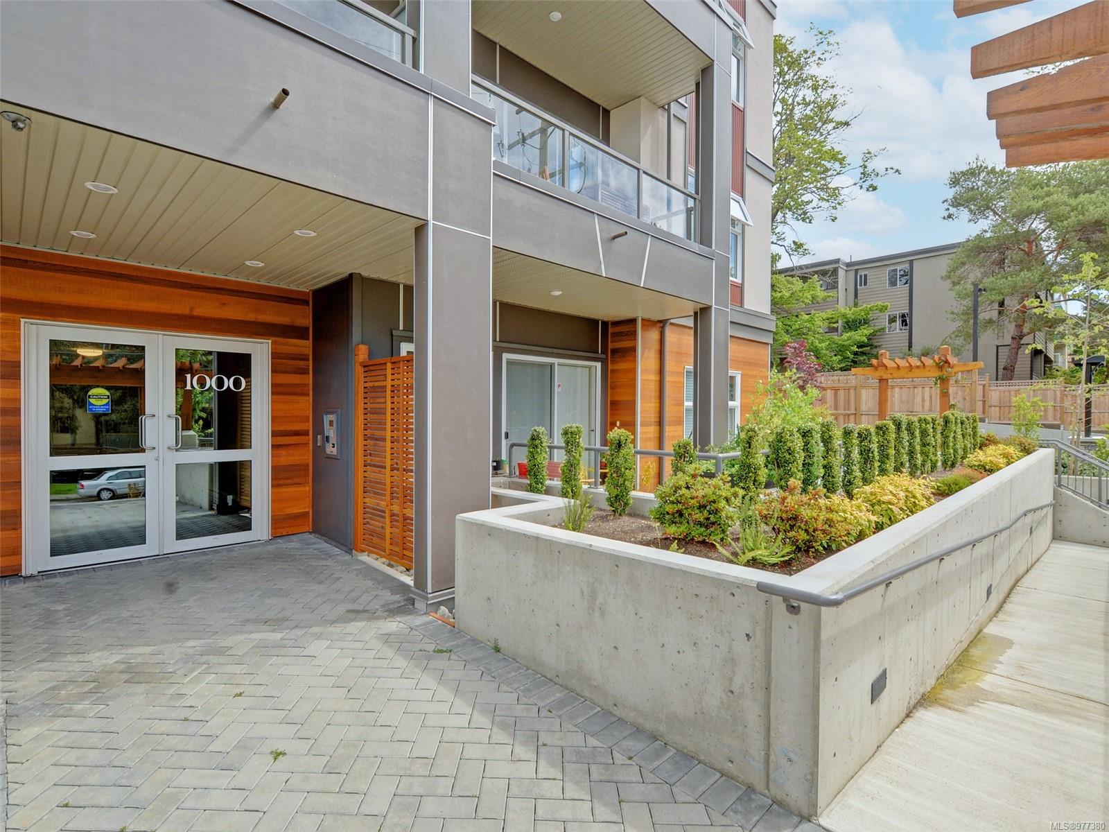 1000 Inverness Rd # 206