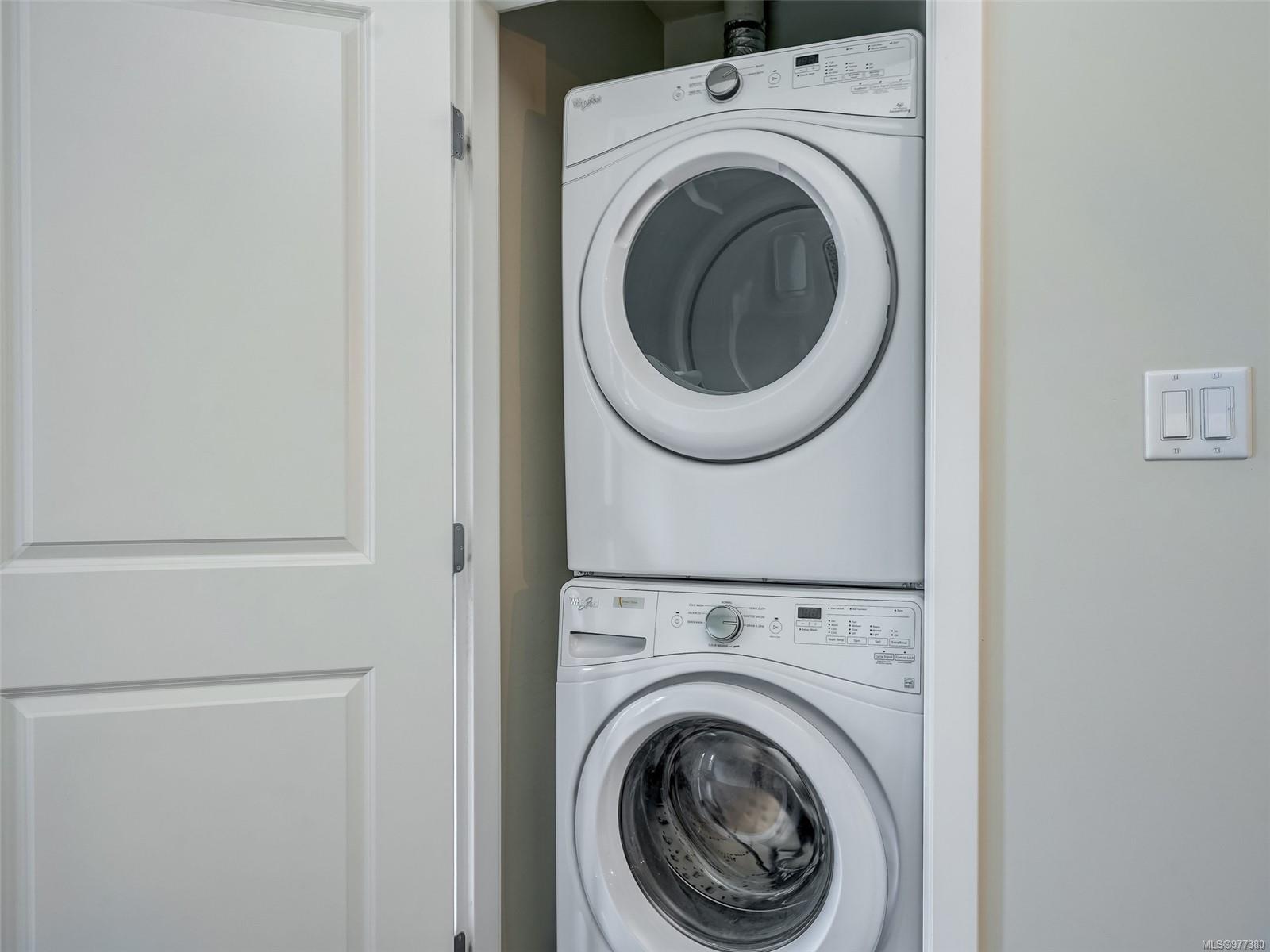 1000 Inverness Rd # 206