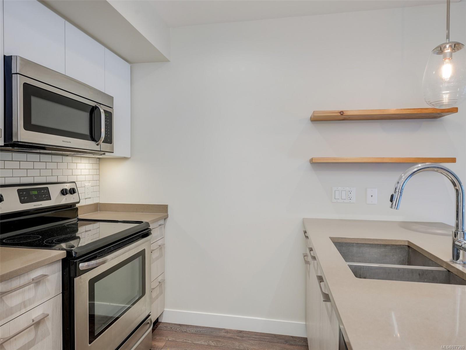 1000 Inverness Rd # 206